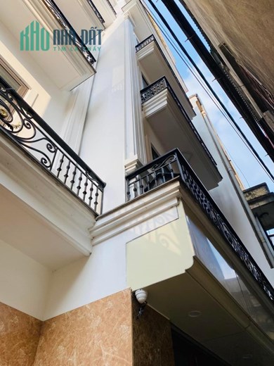 Bán nhà Lạc Long Quân - 2 mặt thoáng  - 5 tầng - 30m2  - 4.45 tỷ