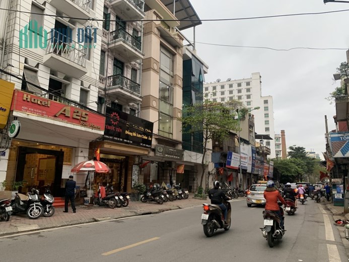 220M2 - MẶT PHỐ GIẢNG VÕ - MT 5M - VỊ TRÍ CỰC ĐẸP - SẴN 2 NHÀ 5 TẦNG VÀ 3 TẦNG + 2 CỬA HÀNG CHO