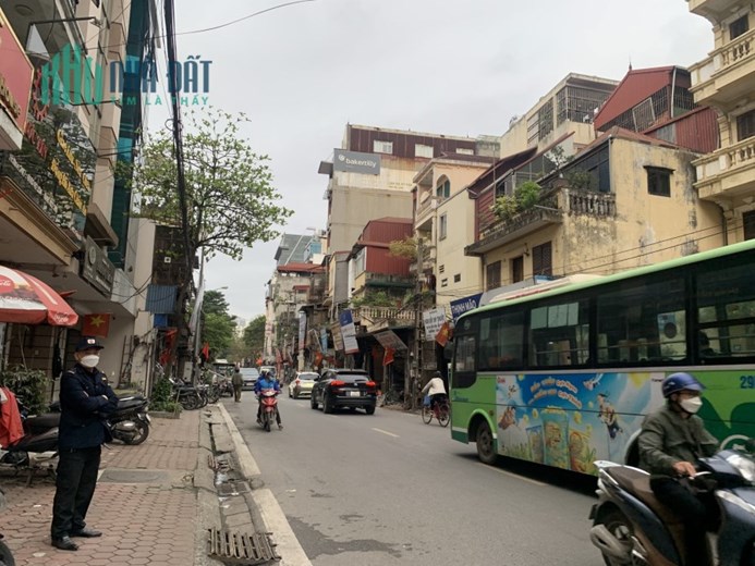 220M2 - MẶT PHỐ GIẢNG VÕ - MT 5M - VỊ TRÍ CỰC ĐẸP - SẴN 2 NHÀ 5 TẦNG VÀ 3 TẦNG + 2 CỬA HÀNG CHO