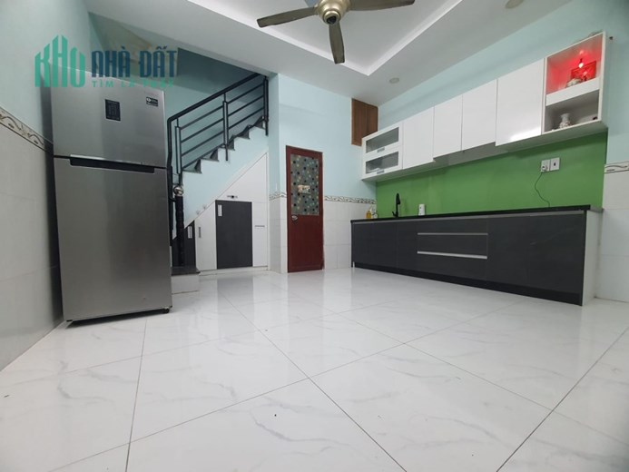 NHÀ 1 TRỆT 2 LẦU CÓ 3 PHÒNG NGAY TRUNG TÂM TÂN BÌNH CHỈ 2.x TỶ