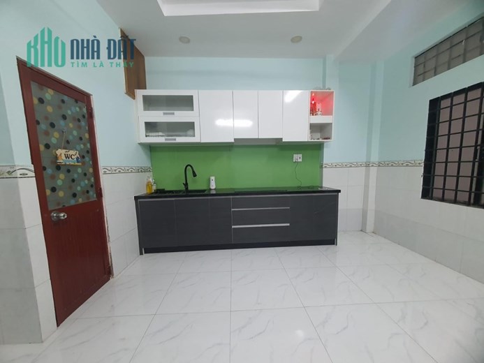 NHÀ 1 TRỆT 2 LẦU CÓ 3 PHÒNG NGAY TRUNG TÂM TÂN BÌNH CHỈ 2.x TỶ