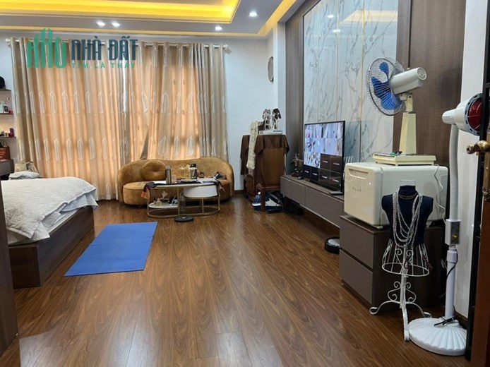 Bán nhà phố Tây Sơn, ô tô, ở cực vip, thang máy,  120m, 6T, 14.2 tỷ
