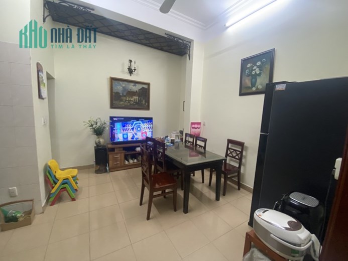 TRUNG KÍNH - PHÂN LÔ CÁN BỘ - 50M2 X 4 TẦNG KIÊN CỐ - VỈA HÈ - Ô TÔ TRÁNH - DÂN TRÍ CAO - CÁCH MẶT