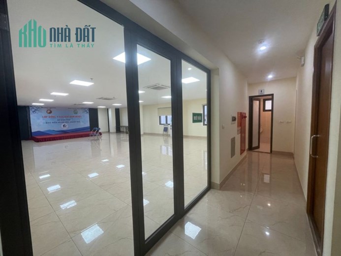 [ ĐẲNG CẤP TÒA VP] PHỐ LẠC LONG QUÂN 140M2, 6T CÓ HẦM, MT 10M, Ô TÔ, KD.