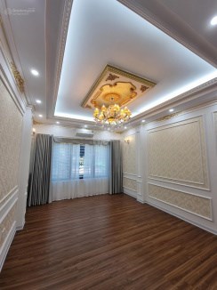 Bán nhà Lạc Lon Quân,Tây Hồ dt 47 m2 x 6 t thang máy mới tinh giá 6,35 tỷ