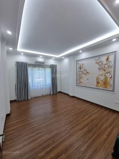Bán nhà Lạc Lon Quân,Tây Hồ dt 47 m2 x 6 t thang máy mới tinh giá 6,35 tỷ