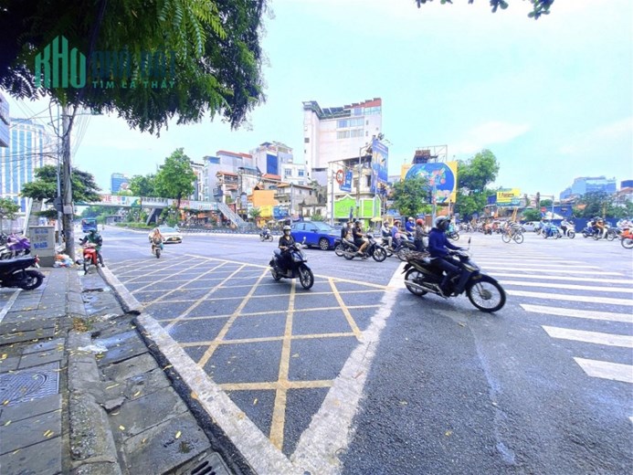 Cực hiếm, cần bán gấp nhà 4 tầng đẹp phố Giảng Võ, quận Ba Đình, Hà Nội, vị trí trung tâm, xung