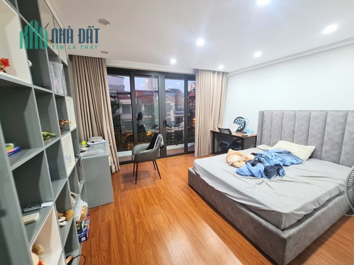 Bán nhà phố Khâm Thiên, ngõ nông, rộng, nhà đẹp dân xây, 45m, 4PN, 4 tỷ 5