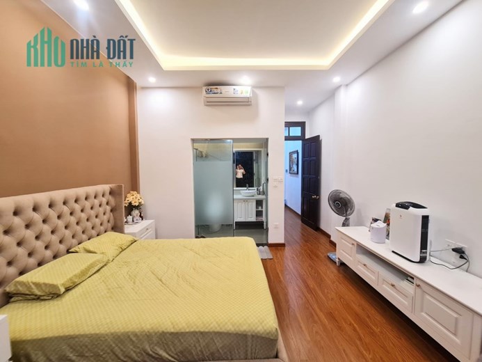 Bán nhà phố Khâm Thiên, ngõ nông, rộng, nhà đẹp dân xây, 45m, 4PN, 4 tỷ 5