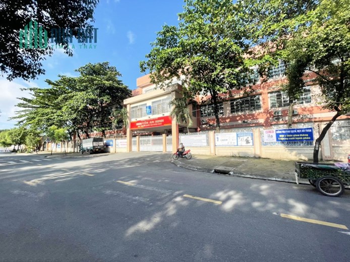CHỈ 54 TR/M2 - MẶT TIỀN SONG HÀNH QUẬN 12 - 220M2, NGANG 5M HIẾM, NỞ HẬU, 2 TẦNG - NGAY TRƯỜNG
