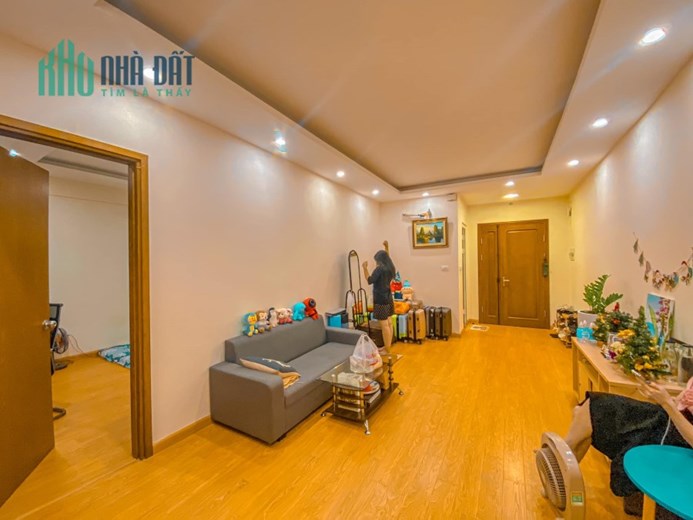 Chính chủ bán chung cư N02 Trần Qúy Kiên 70m 2pn 2wc tặng NT view thoáng hơn 2 ty Cầu Giấy
