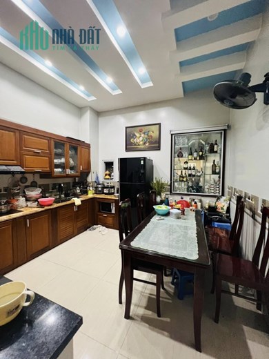 Bán nhà mặt phố Nguyễn Quý Đước, lô góc, giá chưa đến 300 triệu/m2