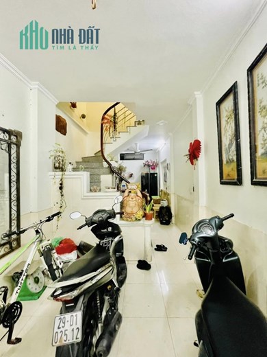 BÁN NHÀ PHỐ TÔN THẤT TÙNG ĐỐNG ĐA HN. 4 TẦNG 4 NGỦ CHO THUÊ . GIÁ CHỈ 100TR/M2