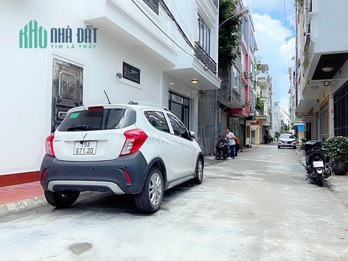 Bán nhà phân lô TĐC Sao Sáng - 618 Ngô Gia Tự 4 tầng mới tinh GIÁ 4.1 tỉ