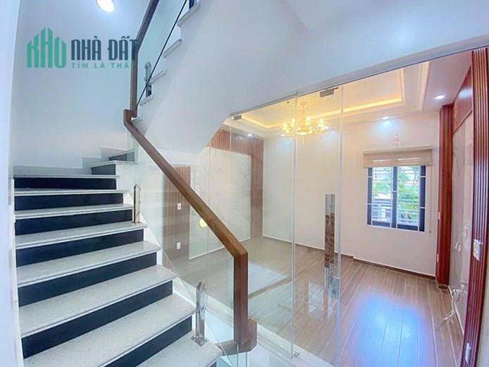 Bán nhà phân lô TĐC Sao Sáng - 618 Ngô Gia Tự 4 tầng mới tinh GIÁ 4.1 tỉ
