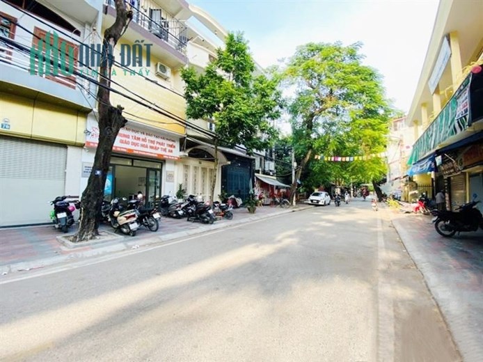 Bán nhà mặt đường Nguyễn Công Trứ vị trí cực đẹp, vỉa hè rộng, GIÁ 9.7 tỉ