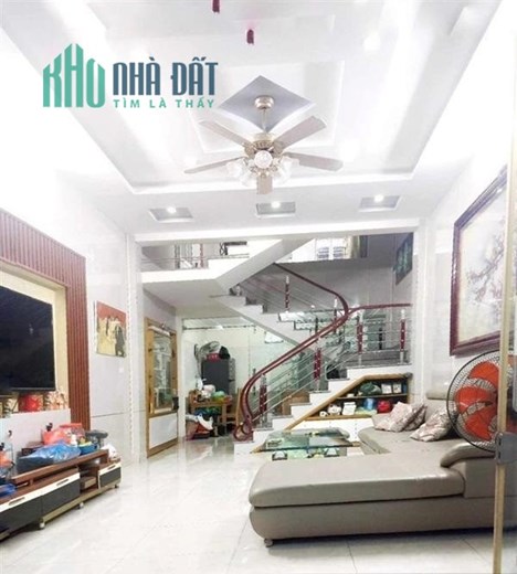 Bán nhà ngõ 229 Miếu Hai Xã, diện tích 46m 3 tầng GIÁ 2.55 tỉ có sân cổng