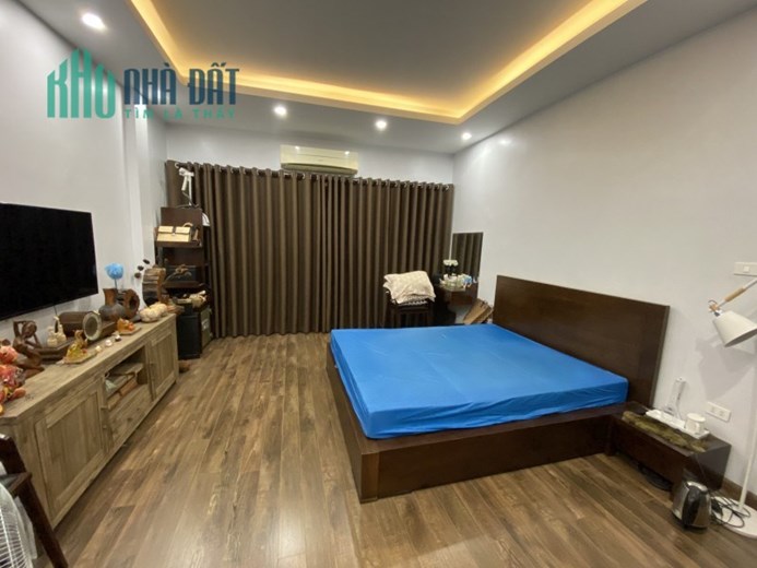 Bán nhà Tây Sơn 35m2 x 5 tầng, nhà đẹp ở ngay, gần phố, 2 thoáng, 5 tỷ