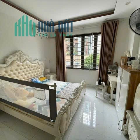 Bán nhà phố Kiều Sơn - Văn Cao ô.tô đỗ cửa, 46m 4 tầng GIÁ 3.1 tỉ