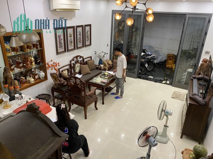 Bán nhà Hào Nam 33m2 4 tầng, ngõ to, thông Quan Thổ, kinh doanh, 5.2 tỷ