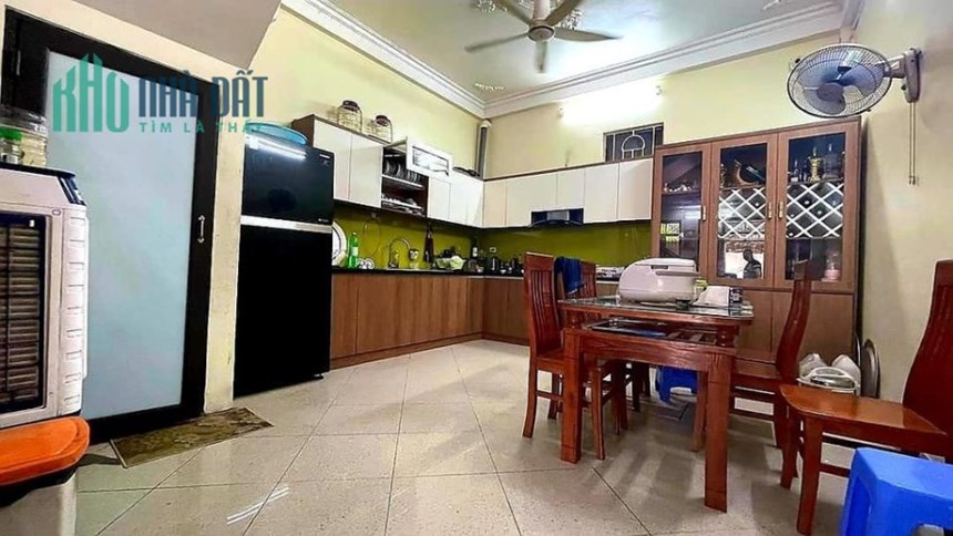NHÀ ĐẸP DÂN XÂY - MINH KHAI 2 THOÁNG - GẦN Ô TÔ TRÁNH ĐỖ DỪNG - MẶT TIỀN RỘNG - HÀNG XÓM TIMESCITY