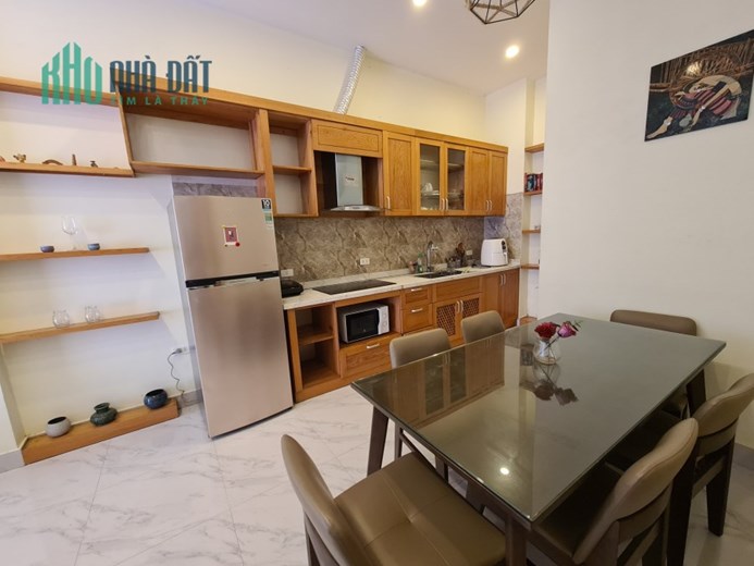 Cho thuê nhà tại Xuân Diệu  Tây Hồ 65m2 x 5T