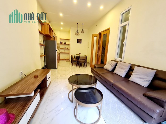 Cho thuê nhà tại Xuân Diệu  Tây Hồ 65m2 x 5T