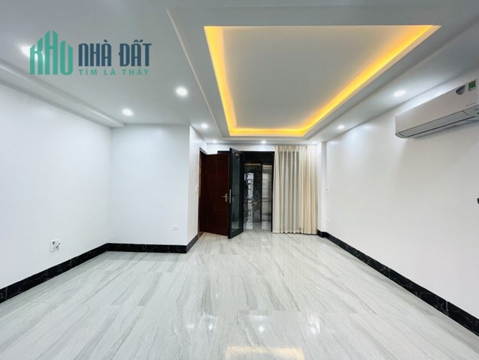 Bán nhà Lạc Long Quân, Tây Hồ. 70mx8 MT5.3m; giá 25 tỷ 5