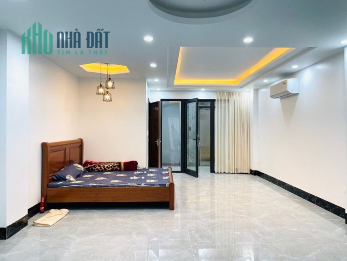 Bán nhà Lạc Long Quân, Tây Hồ. 70mx8 MT5.3m; giá 25 tỷ 5