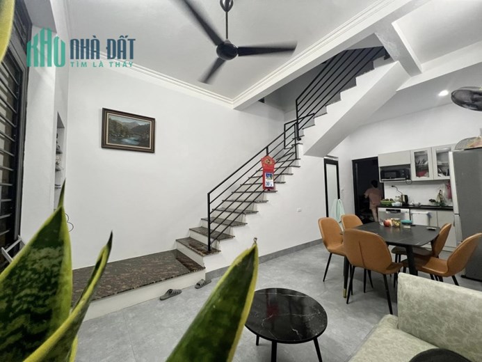 Nhà đẹp Hoàng Tăng Bí, 68m, ô tô đỗ cửa, nhỉnh 5 tỷ