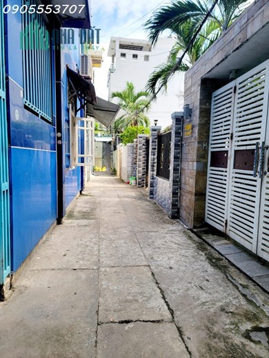 Nhà 3 tầng đường TRẦN CAO VÂN, TP Đà Nẵng, Diện tích ~60m2, Kiệt ô tô đi vào 3 cái nhà, mà giá chỉ