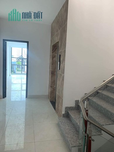 Bán Nhà MT Phan Văn Trị Phường 24 Bình Thạnh  Giá 33.5 Tỷ.
