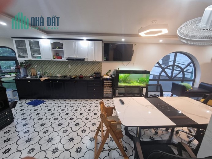 HẺM Ô TÔ VÀO NHÀ - NHÀ NGANG BỀ THẾ - NHÀ MỚI VÀ ĐẸP
 - NƠ TRANG LONG 68M 4 TẤM -  7.6 X 9 GIÁ 12