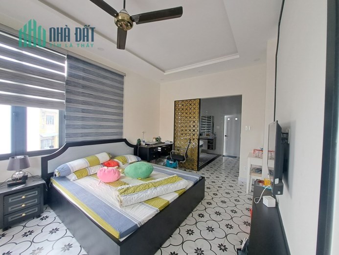 HẺM Ô TÔ VÀO NHÀ - NHÀ NGANG BỀ THẾ - NHÀ MỚI VÀ ĐẸP
 - NƠ TRANG LONG 68M 4 TẤM -  7.6 X 9 GIÁ 12