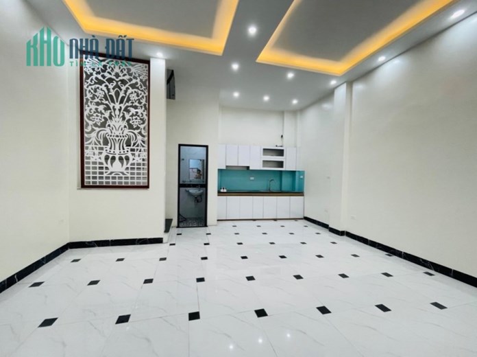 Nhỉnh 3 tỷ nhà mới 40m2, mặt tiền 5m Trung Văn, Nam Từ Liêm, ô tô đỗ cửa, kinh doanh.