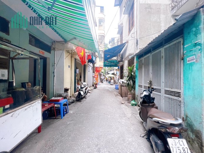 Ô TÔ ĐỖ CỬA, Ngọc Hà giáp Lê Hồng Phong – Nhà 3 tầng 81m MT4.2 chỉ 7.9 tỷ