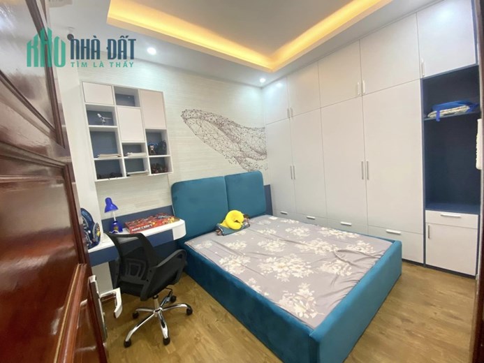 bán nhà 5 tầng, 4 ngủ - khu Xuân Thủy, Cầu Giấy - đối diện ĐH Sư Phạm