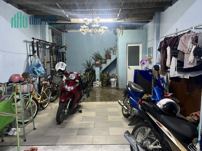 Nhà giá rẻ rộng, 68m công nhận  4 x 17 hơn 3tỷ còn TL - SHR