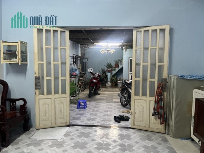 Nhà giá rẻ rộng, 68m công nhận  4 x 17 hơn 3tỷ còn TL - SHR