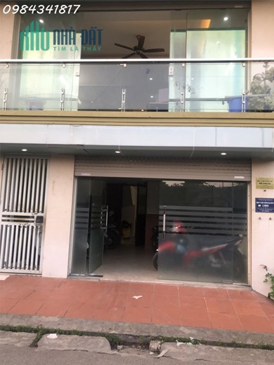 Cho thuê sàn văn phòng 70m2. Tại doãn kế thiện, đường to, 2 ô tô tránh nhau thoải mái. Có chỗ để