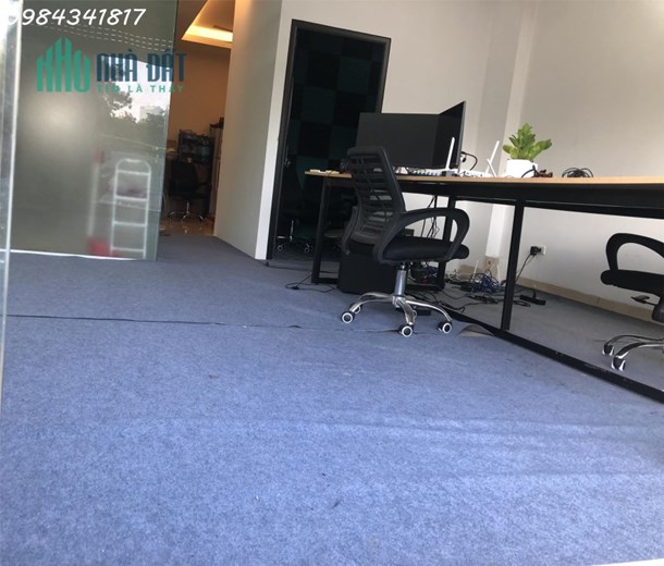 Cho thuê sàn văn phòng 70m2. Tại doãn kế thiện, đường to, 2 ô tô tránh nhau thoải mái. Có chỗ để