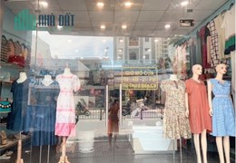 Shop Đồ Si Mặt Tiền Nguyễn Thị Thập - DT 150m2, Nội Thất Đầy Đủ,