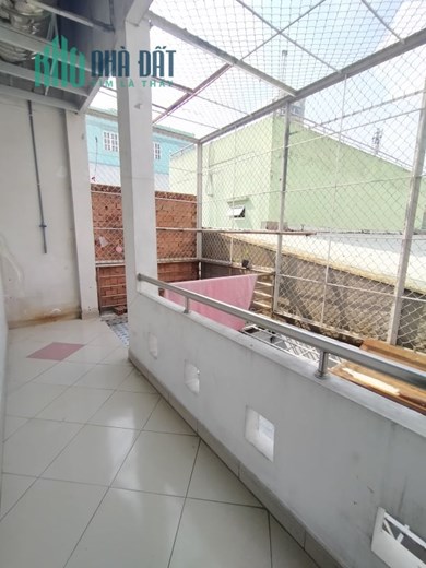 Bán nhà mặt tiền đường số 4 KDC Tân Tạo Bình Tân 5X20 tiện buôn bán.