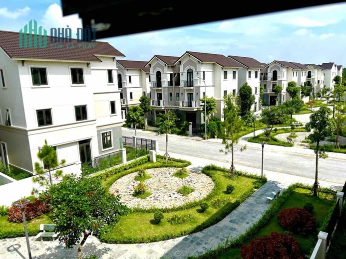 Chính chủ cần bán gấp Biệt thự sân vườn Centa City VSIP Bắc Ninh chỉ hơn 6.x tỷ
