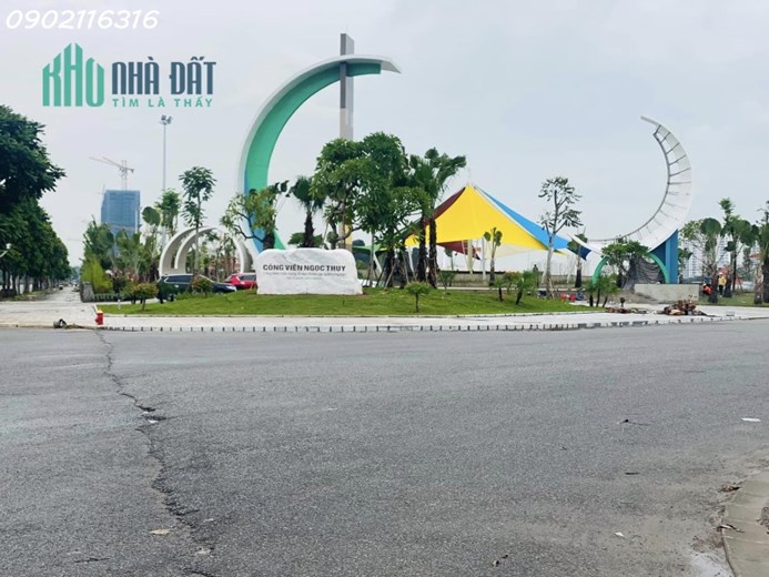 Bán đất tái định cư Ngọc Thụy, lô góc, view vườn hoa, 62m2 giá 8.8 tỷ
