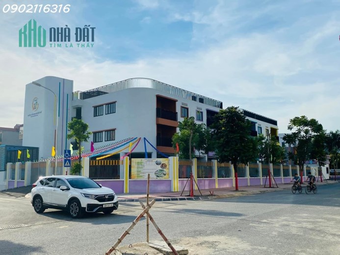 Bán đất tái định cư Ngọc Thụy, lô góc, view vườn hoa, 62m2 giá 8.8 tỷ