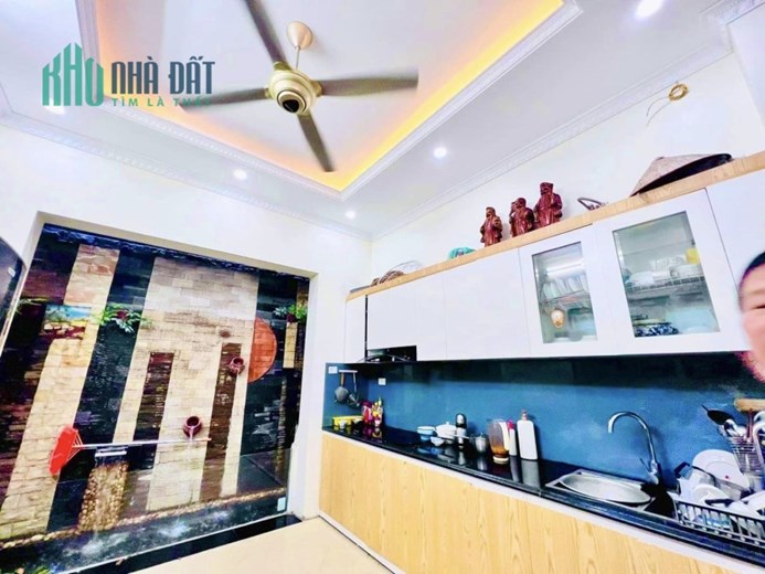 60m2 Kim Ngưu, Hai Bà Trưng - 5 tầng, mặt tiền 4m chào 6.5 Tỷ, Ngõ Nông kinh doanh ô tô