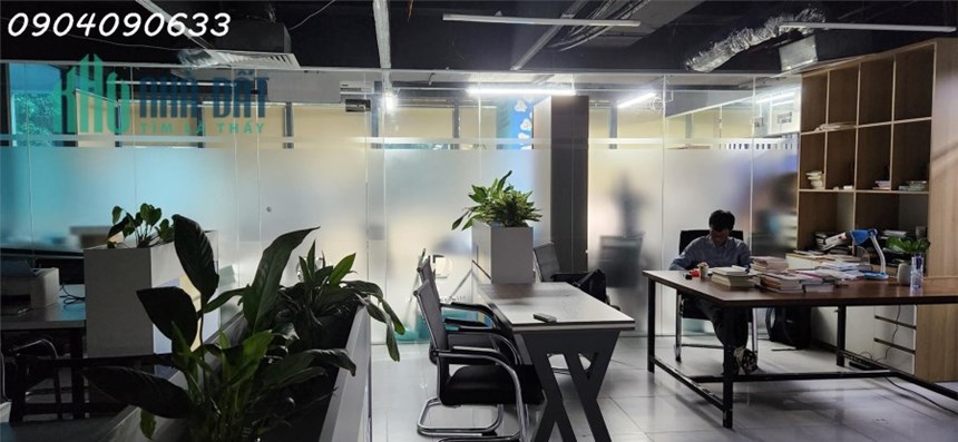 Chính chủ cho thuê văn phòng, tầng 3 tòa nhà văn phòng An Bình. 106m2 view đẹp