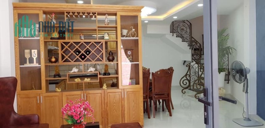 BÁN NHÀ HXH  60 M2 LÊ VĂN VIỆT QUẬN 9, 3 TẦNG GIÁ 5 TỶ.