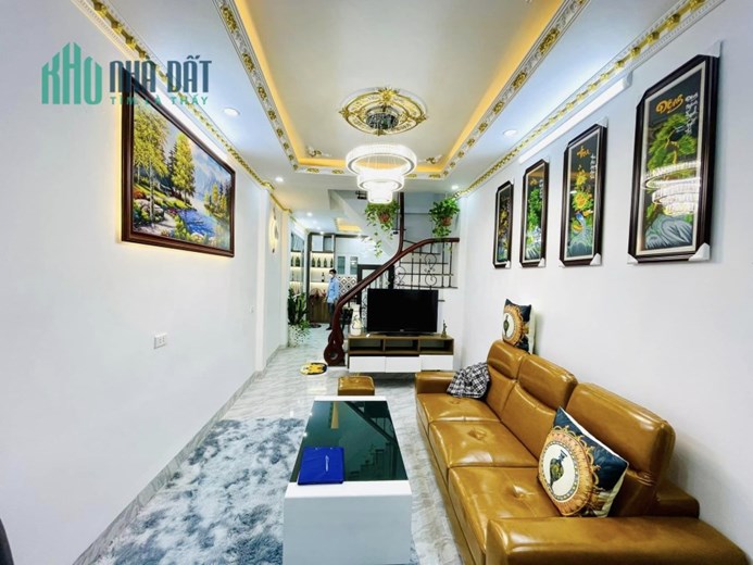Ô tô 10m, đẹp ở ngay, ngõ thông tứ tung bán nhà Tây Sơn